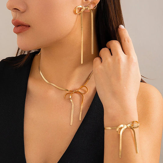 Bow Herringbone Necklace
