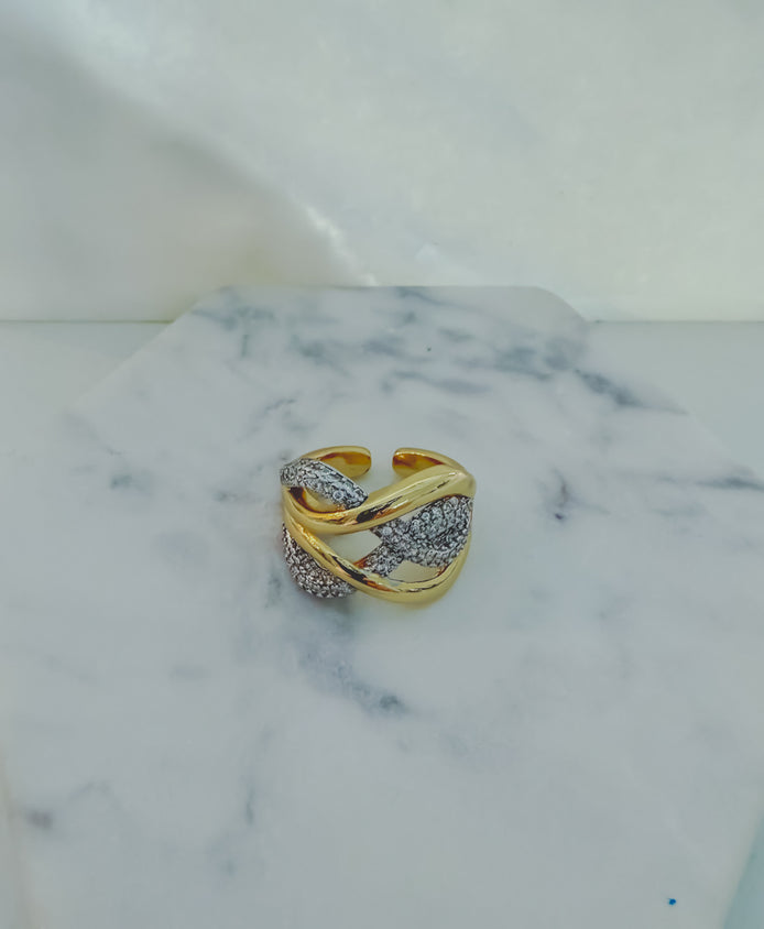 Twisted Infinity Ring