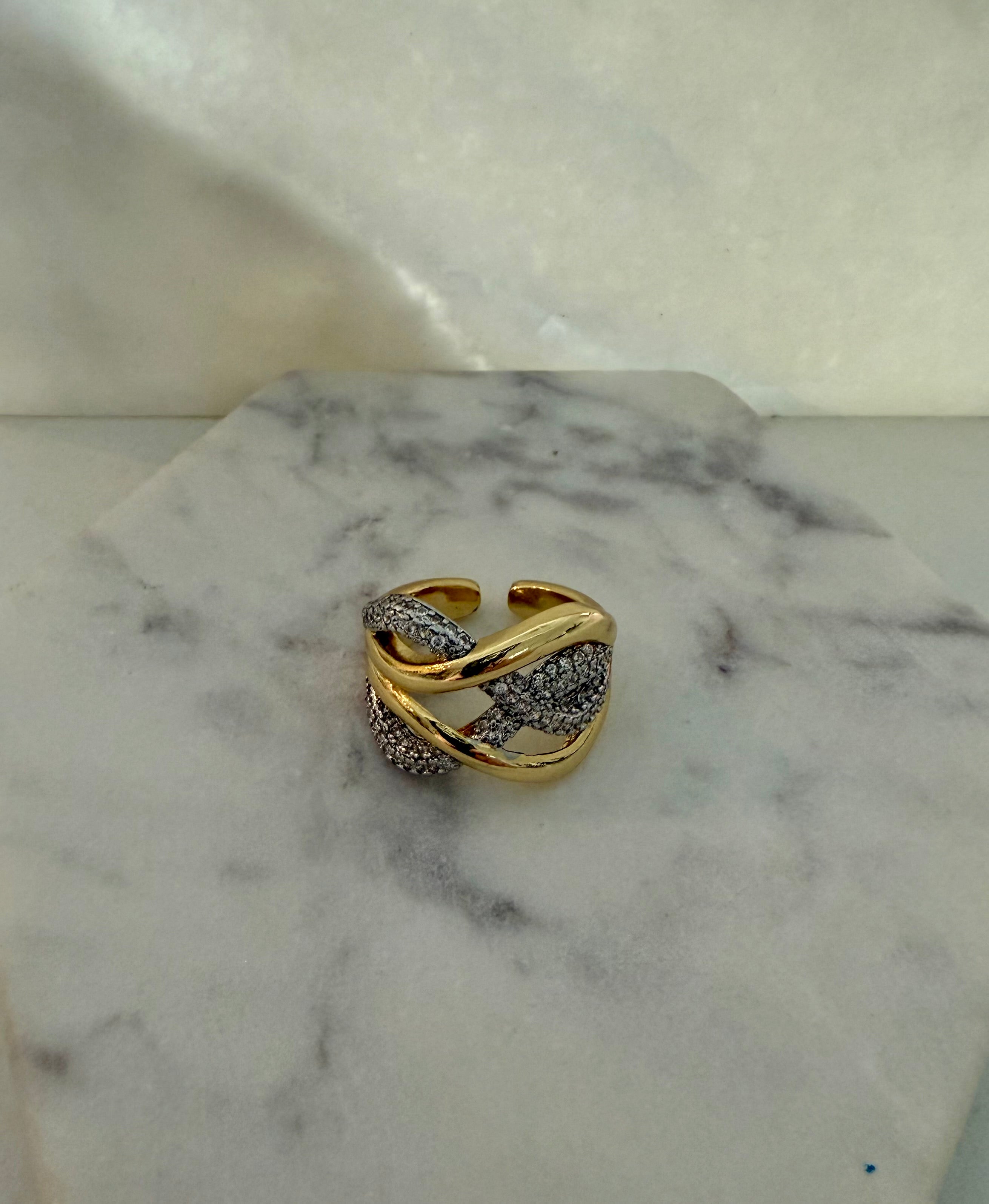 Twisted Infinity Ring