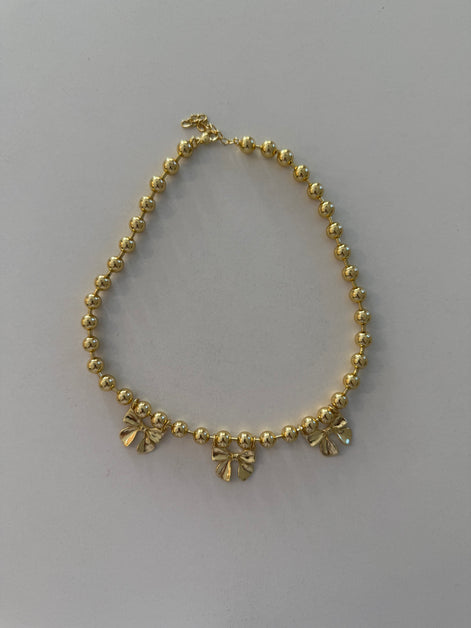 Bow charm necklace