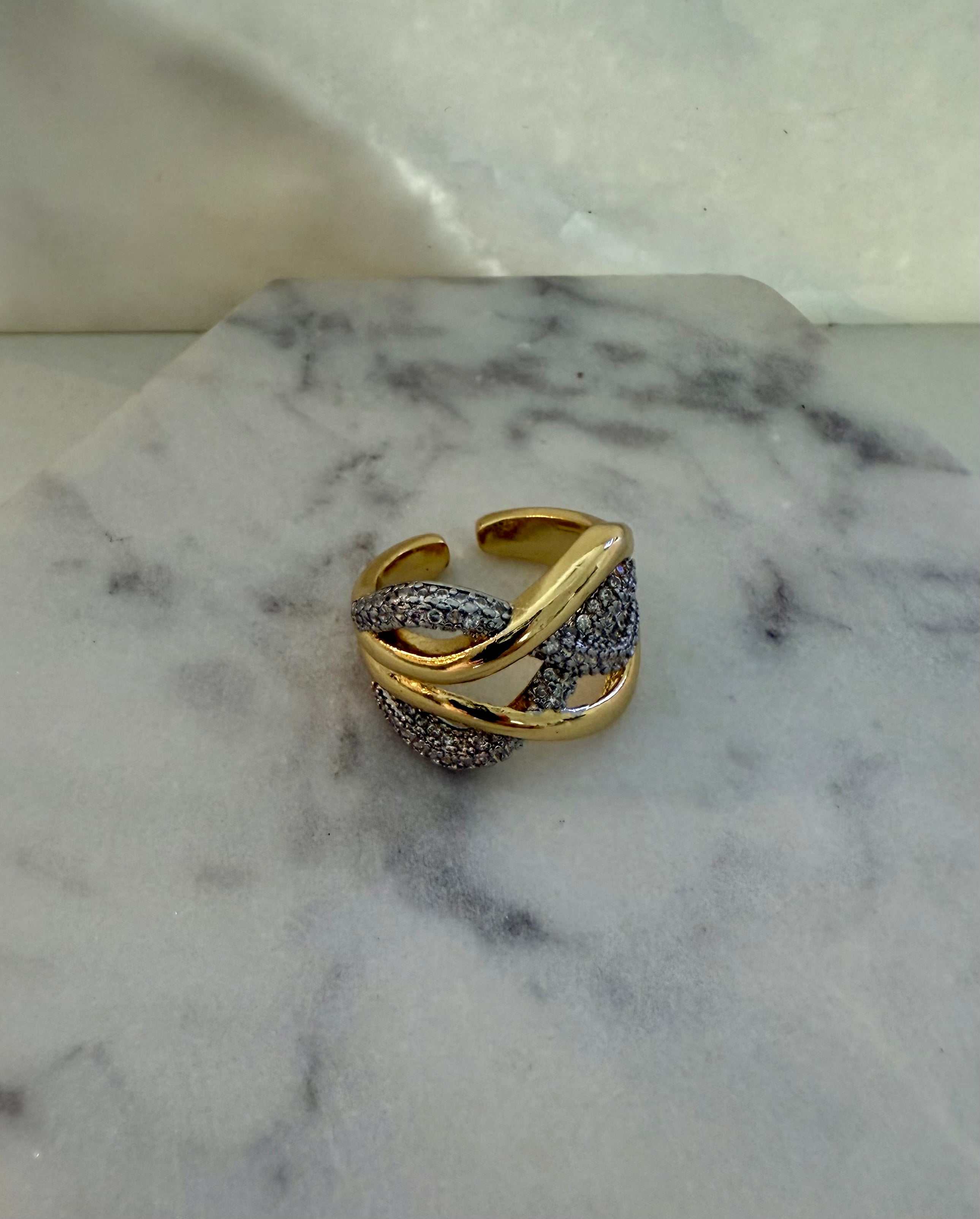 Twisted Infinity Ring