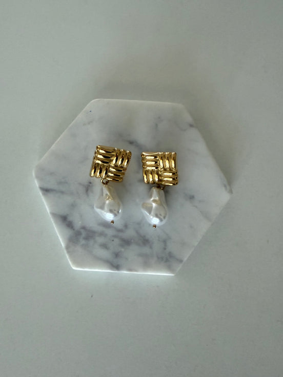 Coastal Pearl Earrings