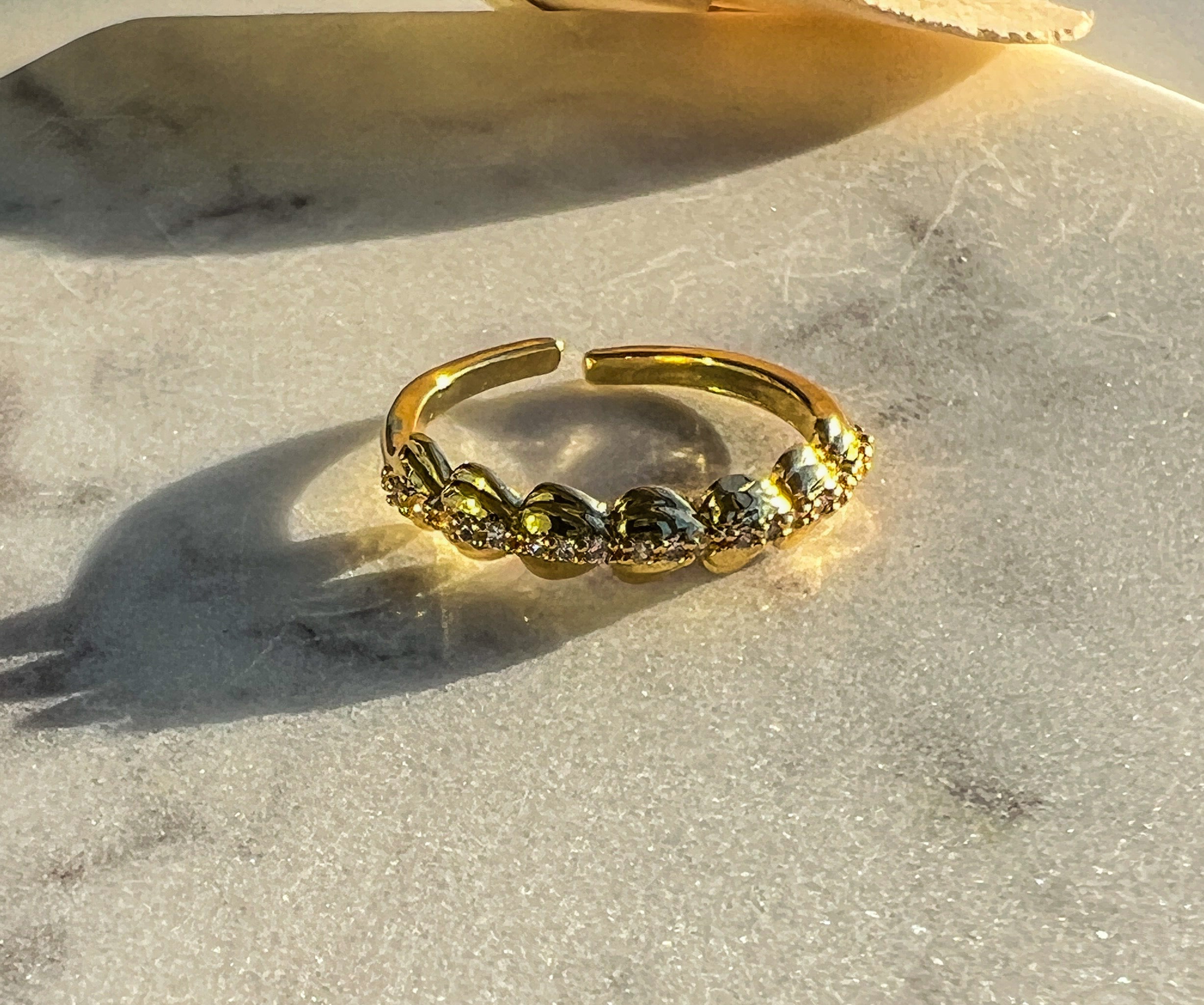 Dainty Heart Cluster Ring